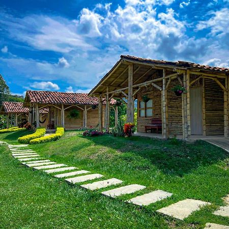 Hotel campestre campos verdes Roldanillo Exterior foto