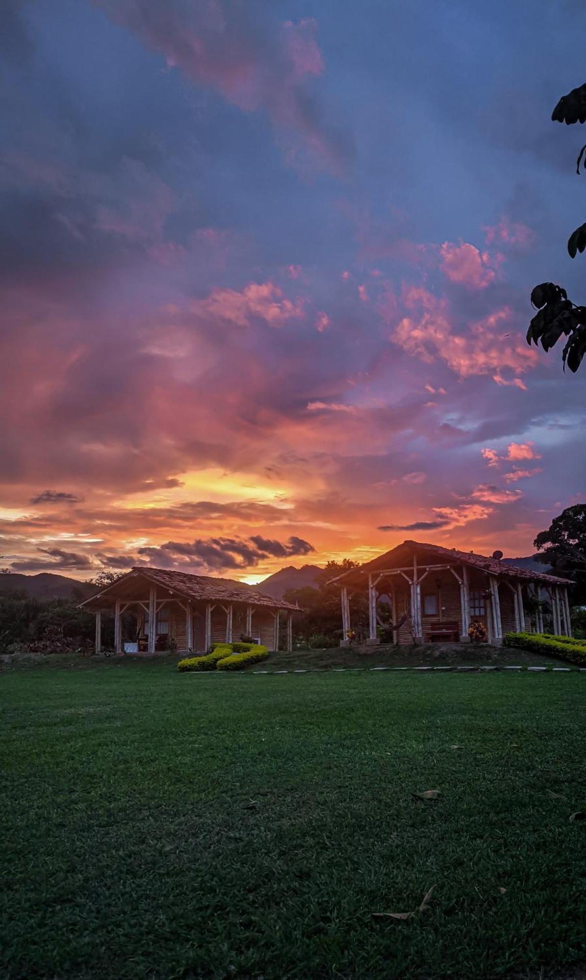 Hotel campestre campos verdes Roldanillo Exterior foto